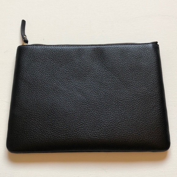 🎉2X HOST PICK🎉Kate Spade Gia Flynn street pouch - Picture 5 of 6